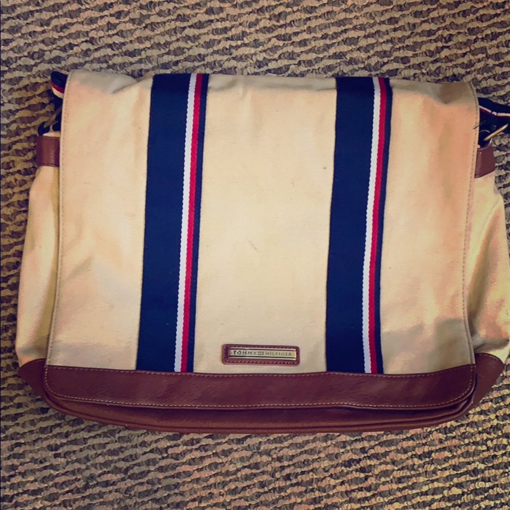 Tommy Hilfinger messenger bag